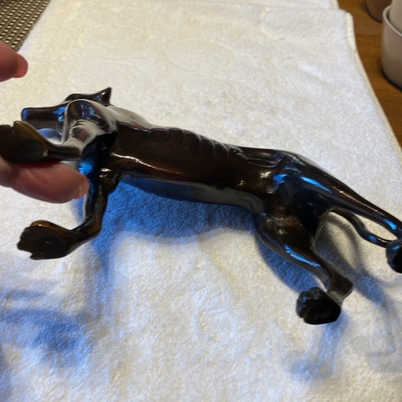 Vintage bronze Italian greyhound/whippet. Some minor scratches.heavy. 2.6 pounds - Picture 6 of 12